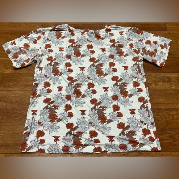Kate Quinn Floral Short Sleeve Tee - White and Brown - Picture 2 of 3